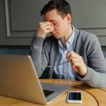 Presbiopia ou “vista cansada” chega após os 40 anos